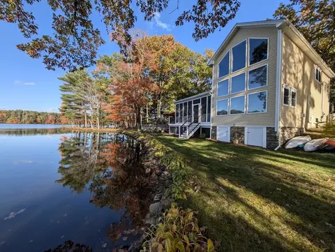 82 Pumpkin Ln, Charlton, MA 01507
