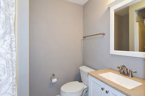 Bath - 9 Thistle Ln #91, Worcester, MA 01602 photo 3 of 5
