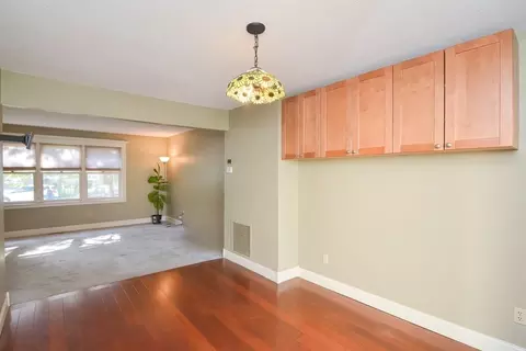 Living - 9 Thistle Ln #91, Worcester, MA 01602 photo 4 of 6