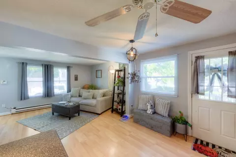Entry Way - 55 Warner Ave # -A, Worcester, MA 01604 photo 1 of 2