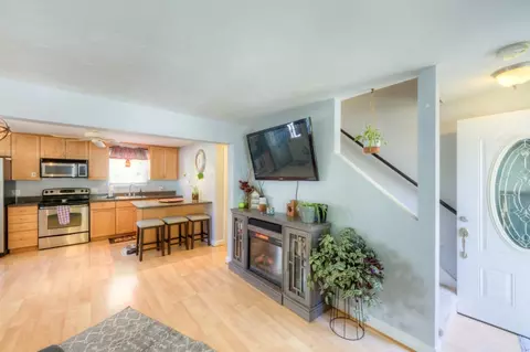 Entry Way - 55 Warner Ave # -A, Worcester, MA 01604 photo 2 of 2