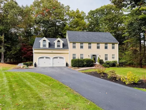 4 Curtis Ln, Medway, MA 02053