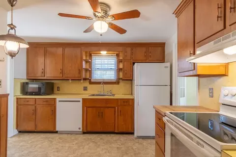 54 Ashbrook St, Springfield, MA 01118 photo 9
