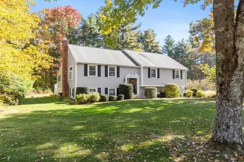22 Studley Ln, Hanover, MA 02339