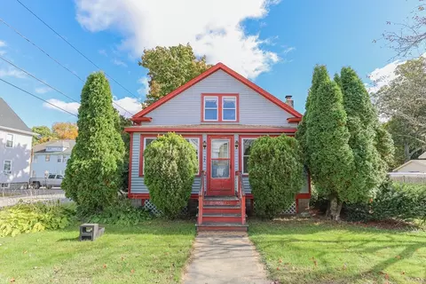27 Snowling Rd, Uxbridge, MA 01569
