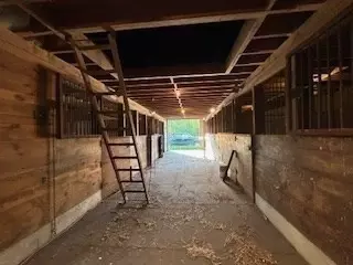 Entry Way - 37 Smith Rd, Warwick, MA 01378 photo 1 of 2