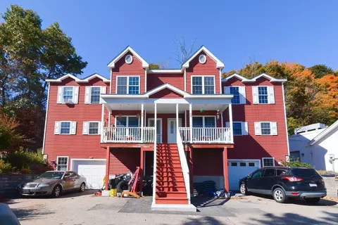 11 Quaboag St #B, Warren, MA 01083