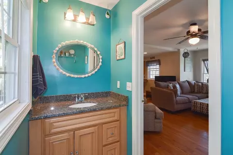Bath - 11 Quaboag St #B, Warren, MA 01083 photo 1 of 4