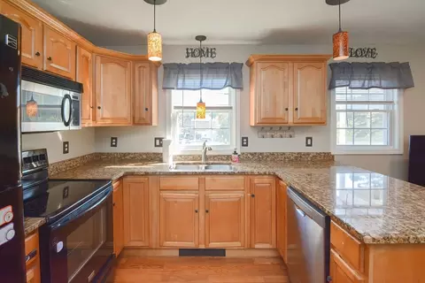 Kitchen - 11 Quaboag St #B, Warren, MA 01083 photo 3 of 4