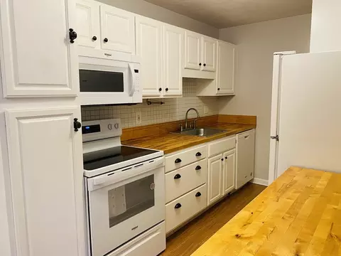 207 Samoset St #A8, Plymouth, MA 02360