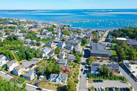 7 Allerton St, Plymouth, MA 02360