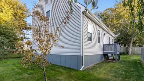 64 Church St, Fall River, MA 02724