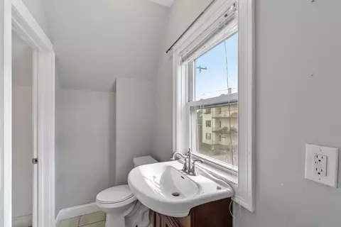 Bath - 15 Wright St, Gardner, MA 01440 photo 3 of 3