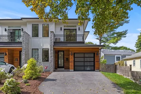 77 Blake St #77, Newton, MA 02460