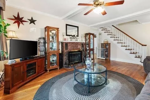 Living - 2 Winchester Ct, Gloucester, MA 01930 photo 1 of 2