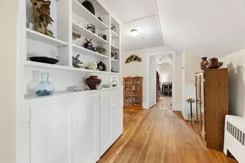 Entry Way - 2 Winchester Ct, Gloucester, MA 01930 photo 5 of 6