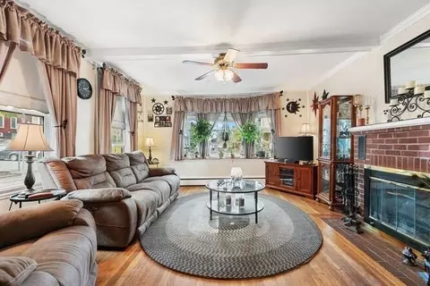 Living - 2 Winchester Ct, Gloucester, MA 01930 photo 2 of 2