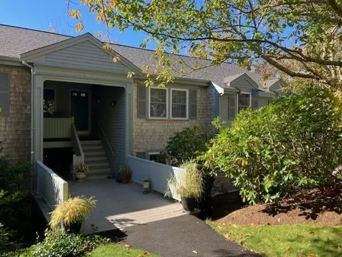 407 Orleans Rd #B, Chatham, MA 02633