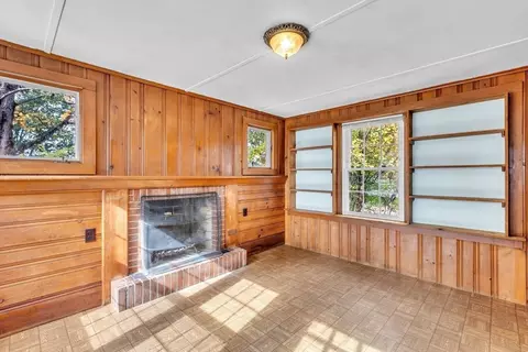 72 Maebeth St, Springfield, MA 01119 photo 10
