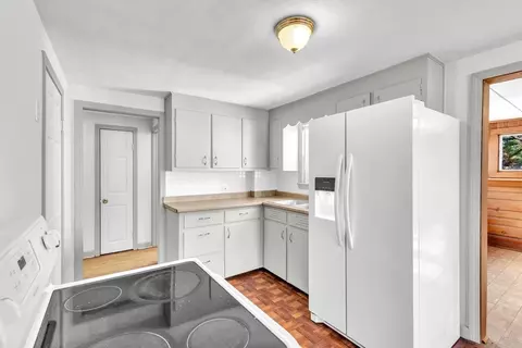 72 Maebeth St, Springfield, MA 01119 photo 4