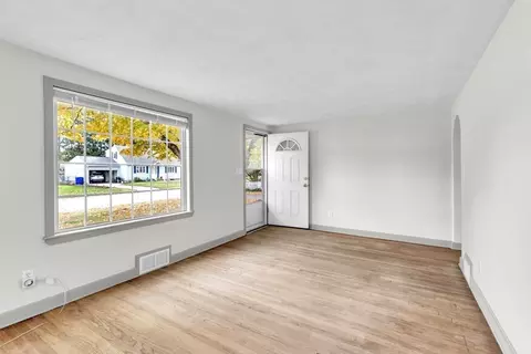 72 Maebeth St, Springfield, MA 01119 photo 13