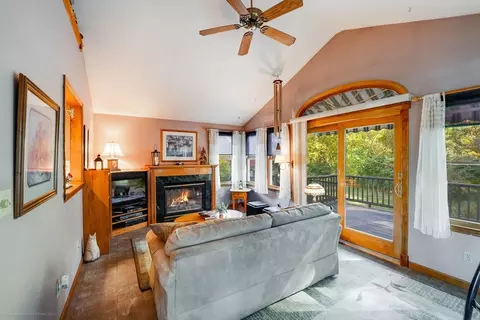 33 Nicholas Rd, Raynham, MA 02767 photo 5