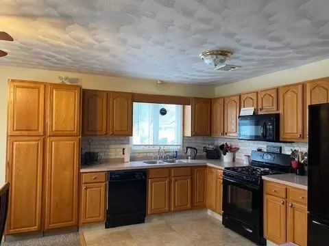 864 N Eastern Ave, Fall River, MA 02720 photo 5