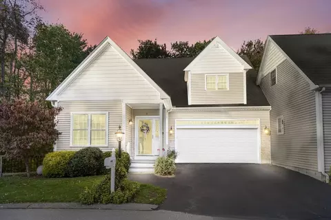 19 Northfield Dr #19, Rockland, MA 02370