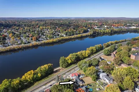 View/Area - 136 Orchard St, Springfield, MA 01107 photo 3 of 5