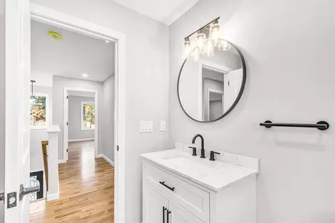 Entry Way - 136 Orchard St, Springfield, MA 01107 photo 6 of 6