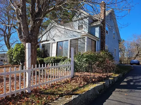 211 Union St, Northbridge, MA 01588