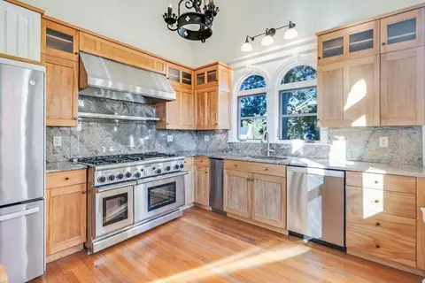 246 Ocean Ave, Marblehead, MA 01945 photo 14