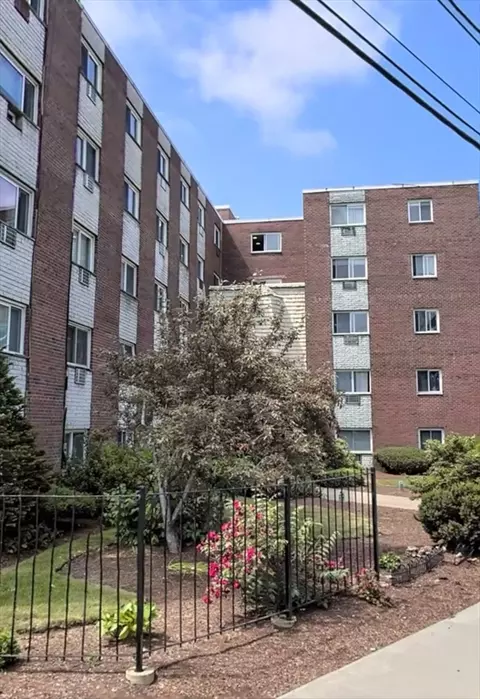215 Winter St #4G, Weymouth, MA 02188