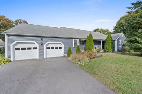 68 Mount Ararat Rd, Quincy, MA 02169