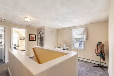 Entry Way - 7 Folger Ave, Beverly, MA 01915 photo 2 of 3