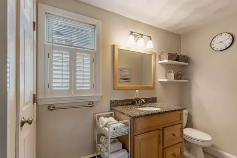 Bath - 7 Folger Ave, Beverly, MA 01915 photo 2 of 3