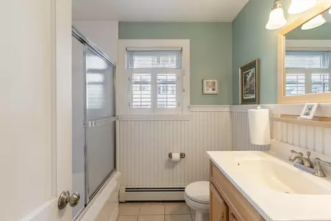 Bath - 7 Folger Ave, Beverly, MA 01915 photo 1 of 3