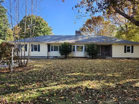 Exterior - 455 Boston Rd, Sutton, MA 01590 photo 5 of 10
