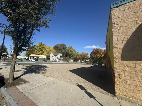 2477 Main St, Springfield, MA 01107 photo 2