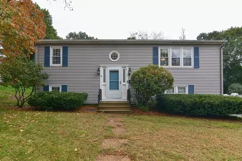 14 Holmes St, Spencer, MA 01562