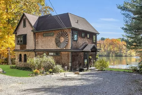 21 Castle Ln, Spencer, MA 01562