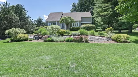 3 Monterey Ln, Framingham, MA 01701