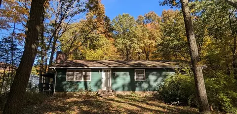 89 Sugarloaf St, Deerfield, MA 01373