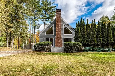 210 South St, Douglas, MA 01516