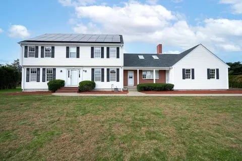 50 Meadowlark Dr, Seekonk, MA 02771