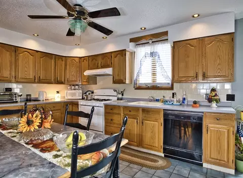268 Palmer St, Fall River, MA 02724 photo 13