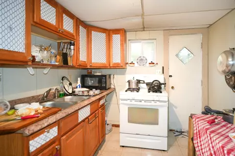 Kitchen - 2 Central St, Acton, MA 01720 photo 3 of 5