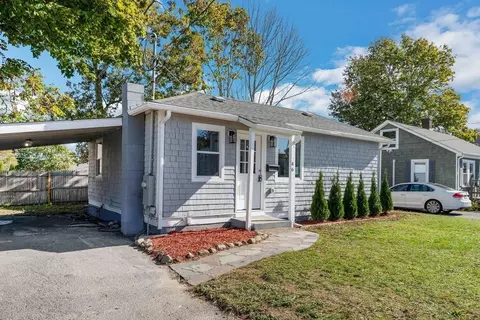 46 Spring St, Barnstable, MA 02601