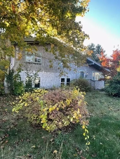 7 Cheryl Ave, Plymouth, MA 02360