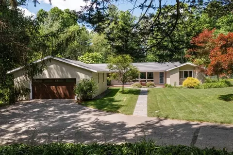 5 Greystone Rd, Dover, MA 02030